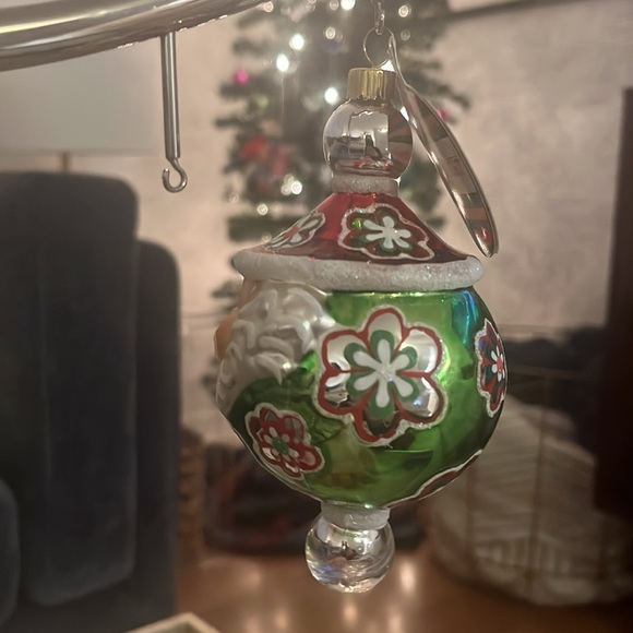 Santa Ornament with darling face! 🎅🏼 - Picture 2 of 7